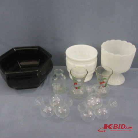 lot 24 image: Planters, Bud Vases