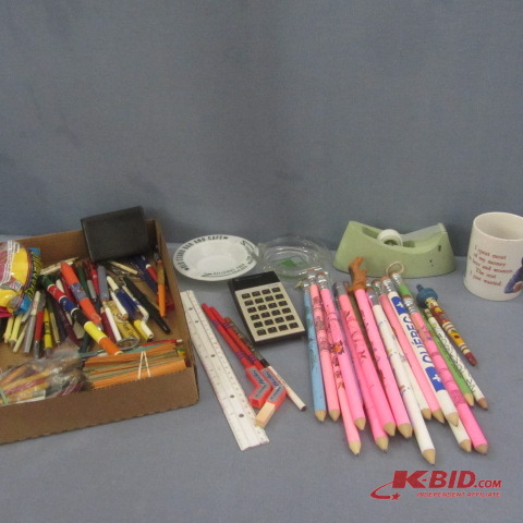 lot 38 image: Desk Supplies