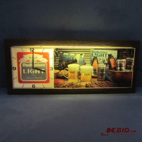 lot 51 image: Budweiser Clock & Light