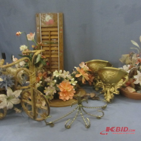 lot 43 image: Home Decor