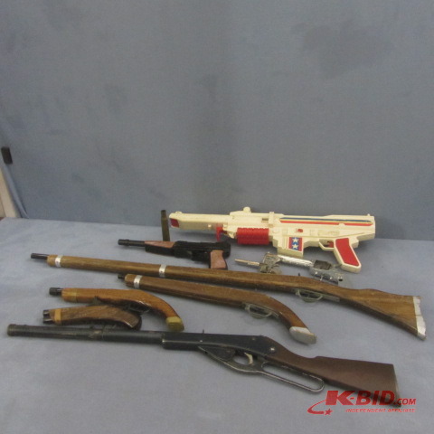 lot 66 image: BB Gun, Toy Guns
