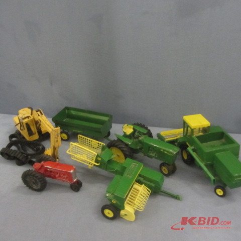 lot 71 image: John Deere Implements
