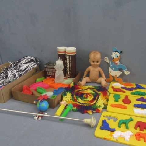lot 74 image: Puzzles, PEZ, Play Kitchen