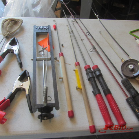 lot 85 image: Ice Fishing