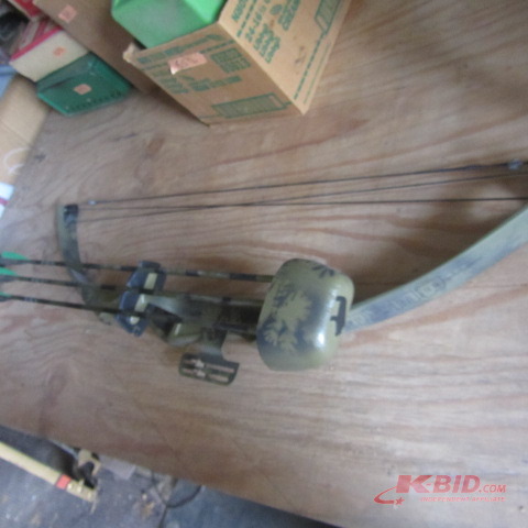 lot 87 image: Compound Bow