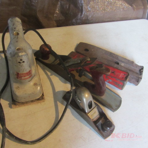 lot 96 image: Lathes, Sander, Chisels