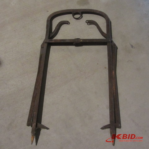 lot 101 image: Vintage Hay Harpooner