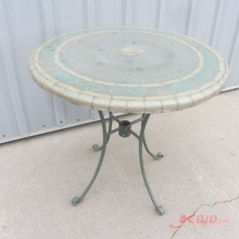 lot 119 image: Cafe Outdoor Table