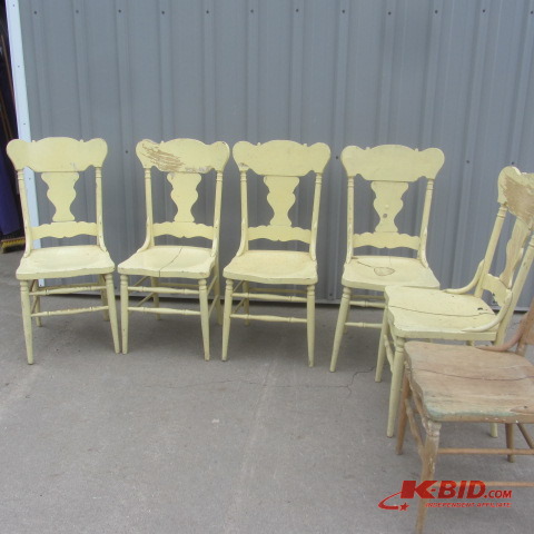 lot 123 image: Dining Chairs