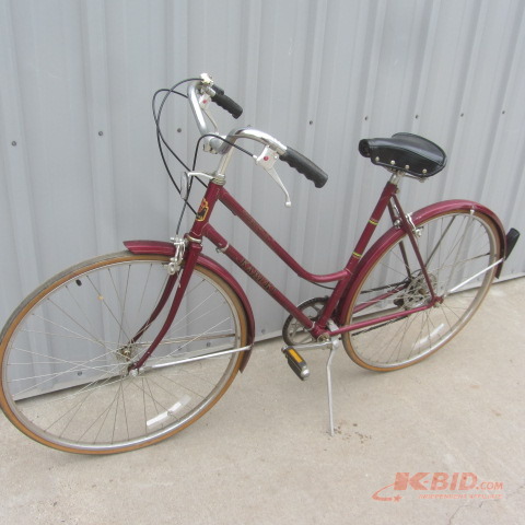 lot 129 image: Bicycle, Womens 10 Speed