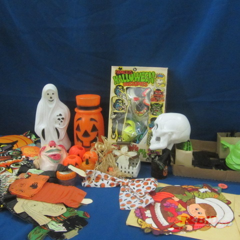 lot 143 image: Halloween, Thanksgiving