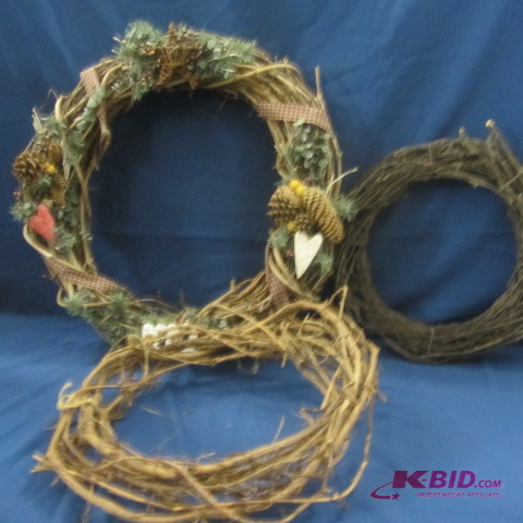 lot 145 image: Wreaths