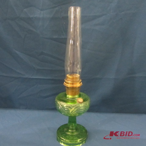 lot 6 image: Lincoln Drape Aladdin Lamp
