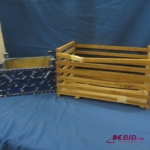 lot 9 image: Wood Slat Crate