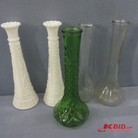 lot 31 image: Vases, Aunt Jemima