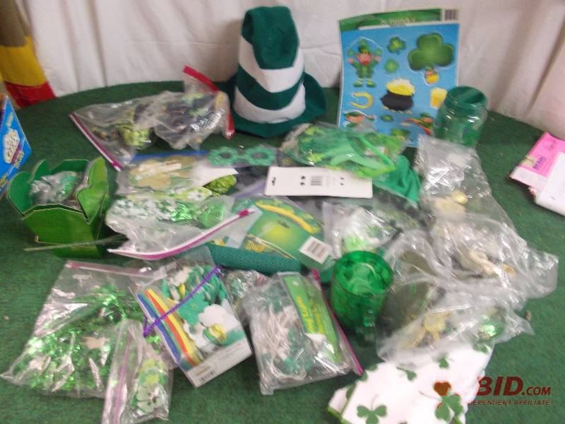 Box Lot - St Patricks Day Decor