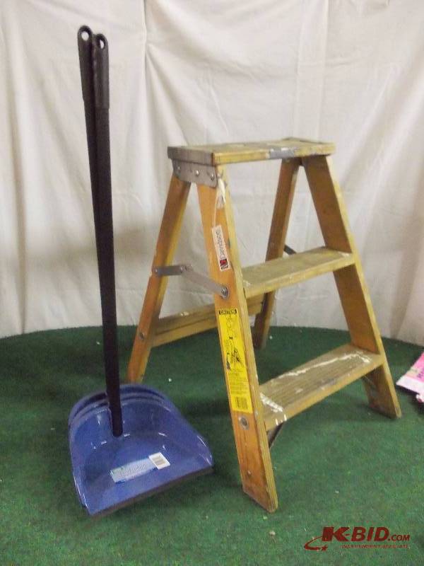 2 Wood Step Ladder, 3-Dust Pans