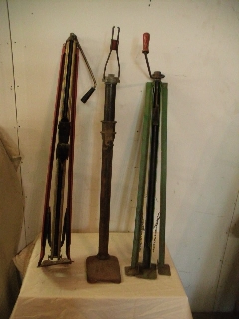Tripod Jacks