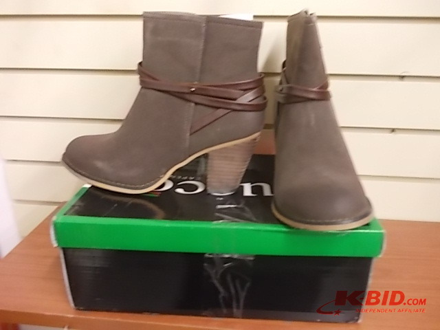 Bucco Emmy Boot - Size 9