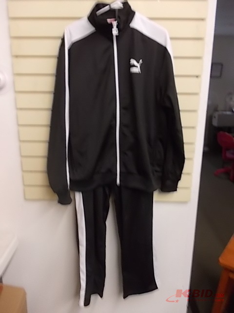 Mens Puma - Size L Jogging Suit