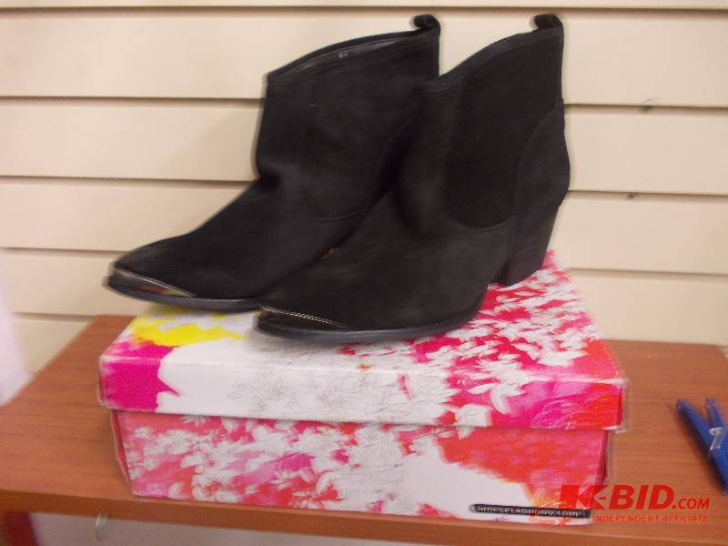 Chinese Laundry Ankle Boot - Size 10