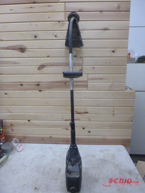 lot 21 image: Craftsman Weed Whip