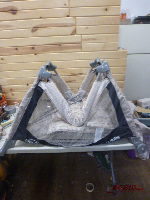 lot 30 image: Graco Pack-N-Play