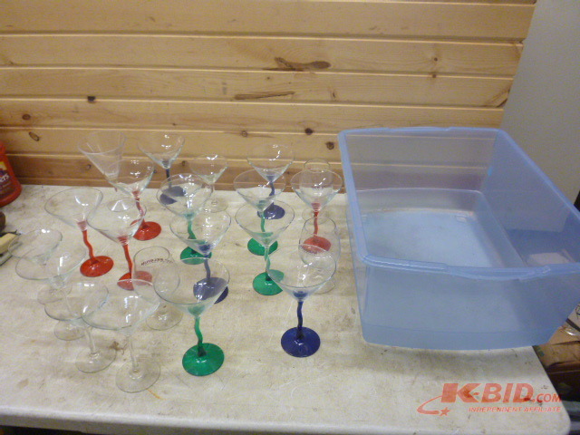 lot 33 image: Miscellaneous Martini Glasses