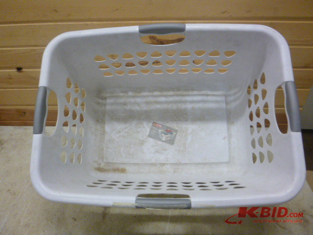 lot 39 image: Clothes Basket
