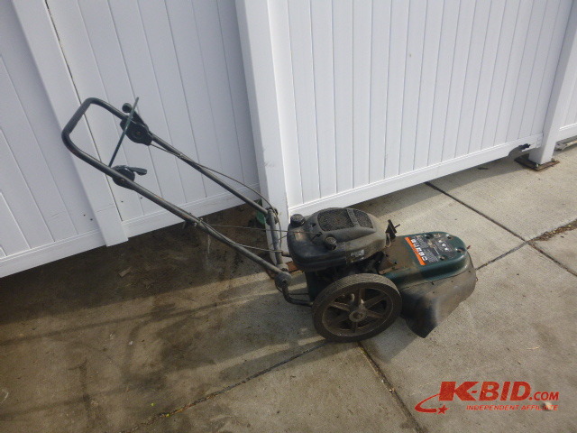 lot 53 image: Craftsman Trimmer