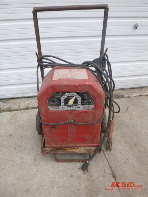 lot 60 image: Lincoln Arc Welder