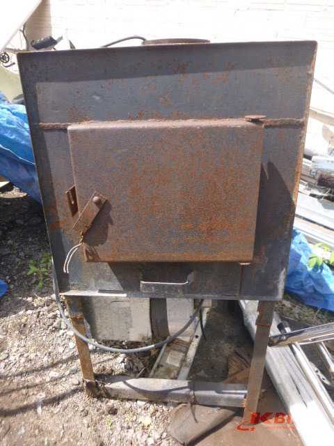lot 67 image: Wood Stove with Blower