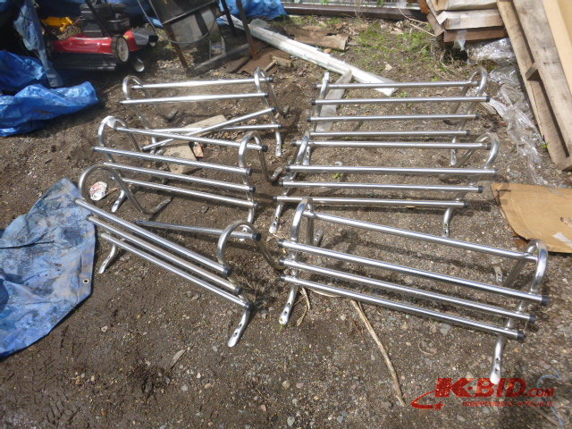 lot 68 image: 6 Hat Coat Racks