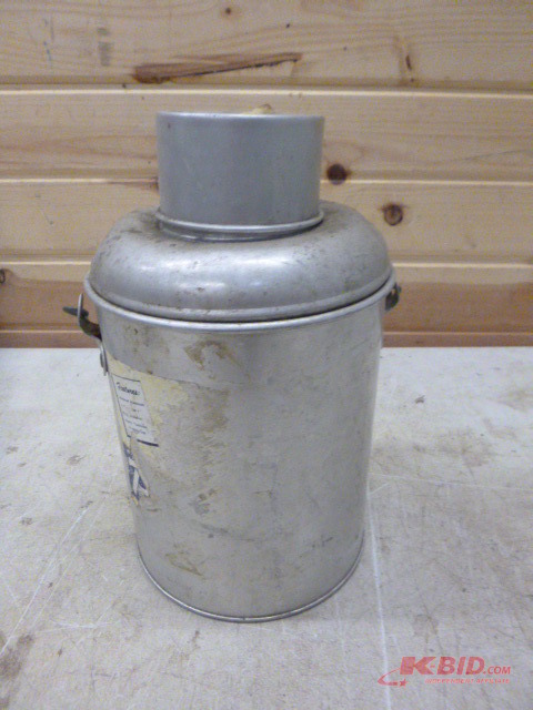 lot 83 image: Vintage Hot-Cold Aluminum Thermos