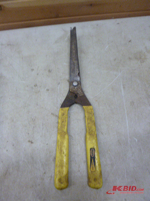 lot 84 image: Stanley Hedge Shears