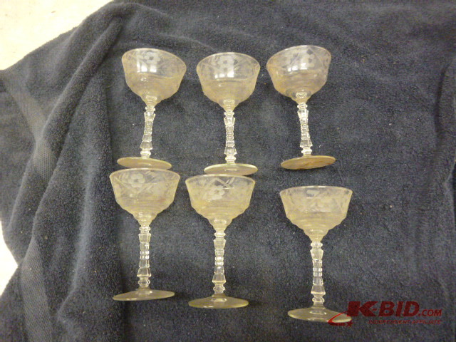 lot 85 image: 6 Wine Glasses