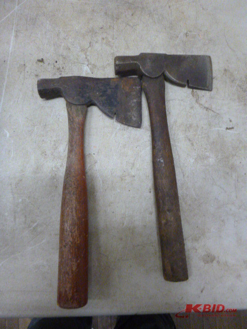 lot 89 image: 2 Roofing Hammers