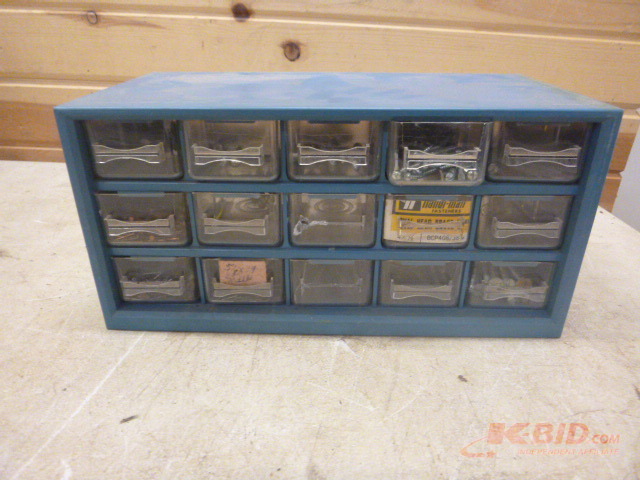 lot 102 image: Small Plastic Parts Bin