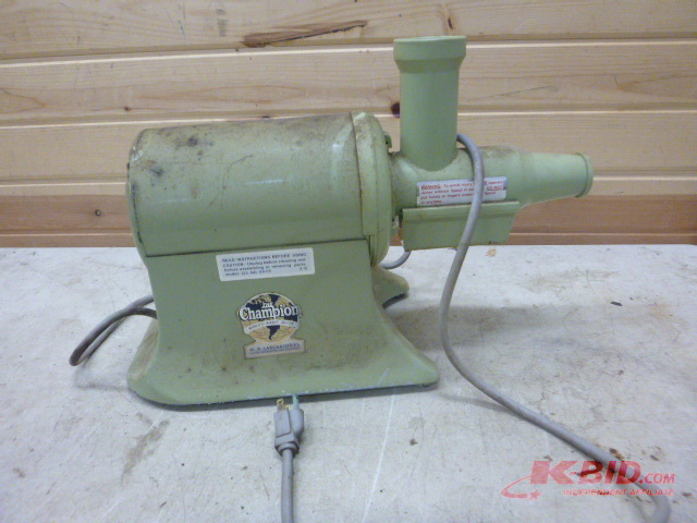 lot 107 image: Champion Juicer