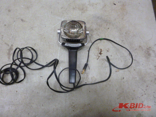 lot 108 image: Sylvania Sun Gun Movie Light