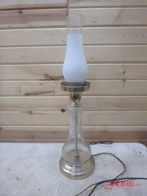 lot 129 image: Table Lamp