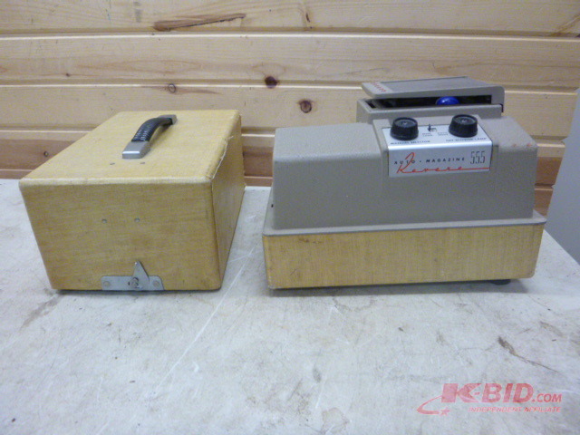 lot 131 image: Revere Auto Magazine Slide Projector 555