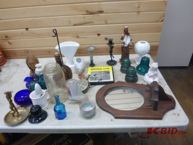lot 136 image: Miscellaneous Home Dcor