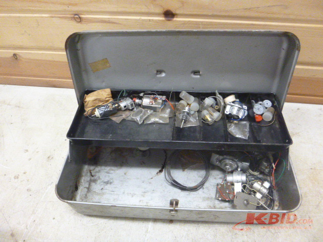 lot 188 image: Metal Toolbox