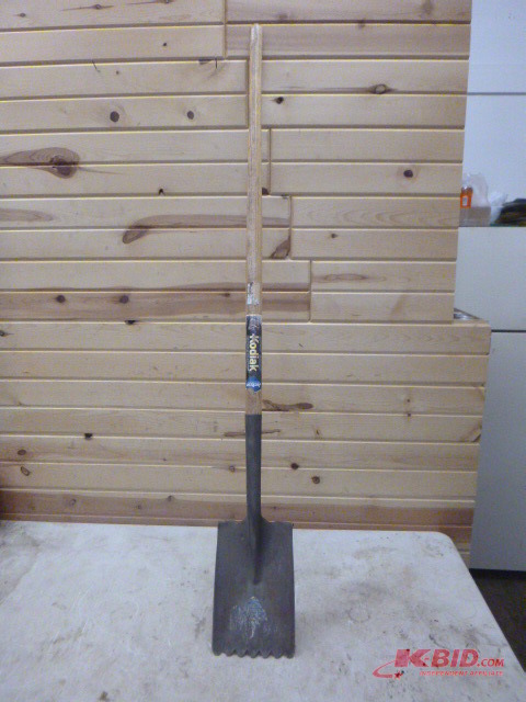 lot 200 image: Kodiak Shingle Removing Shovel