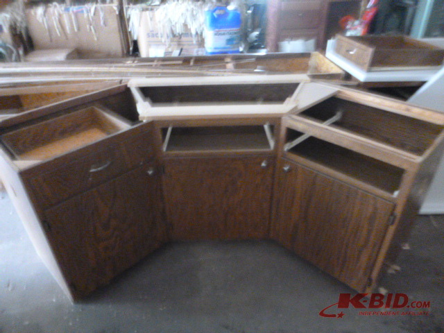 lot 5 image: Cabinets and Count Tops