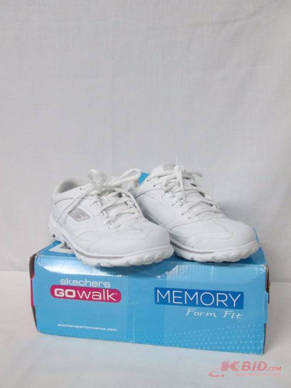 Skecher Womens GOwalk One Step 2 Walking Shoe