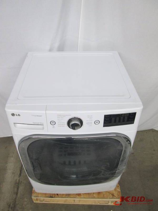 LG 9.0 CU. FT. MEGA CAPACITY DRYER WITH STEAM TECHNOLOGY (GAS)