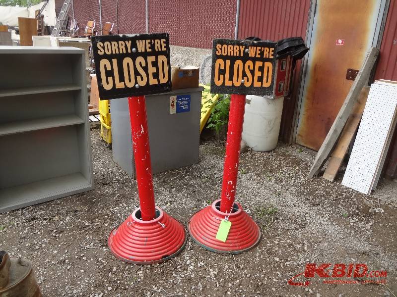 Pair Plastic Sign Posts