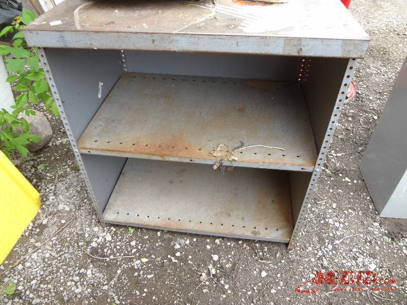 Metal cabinet